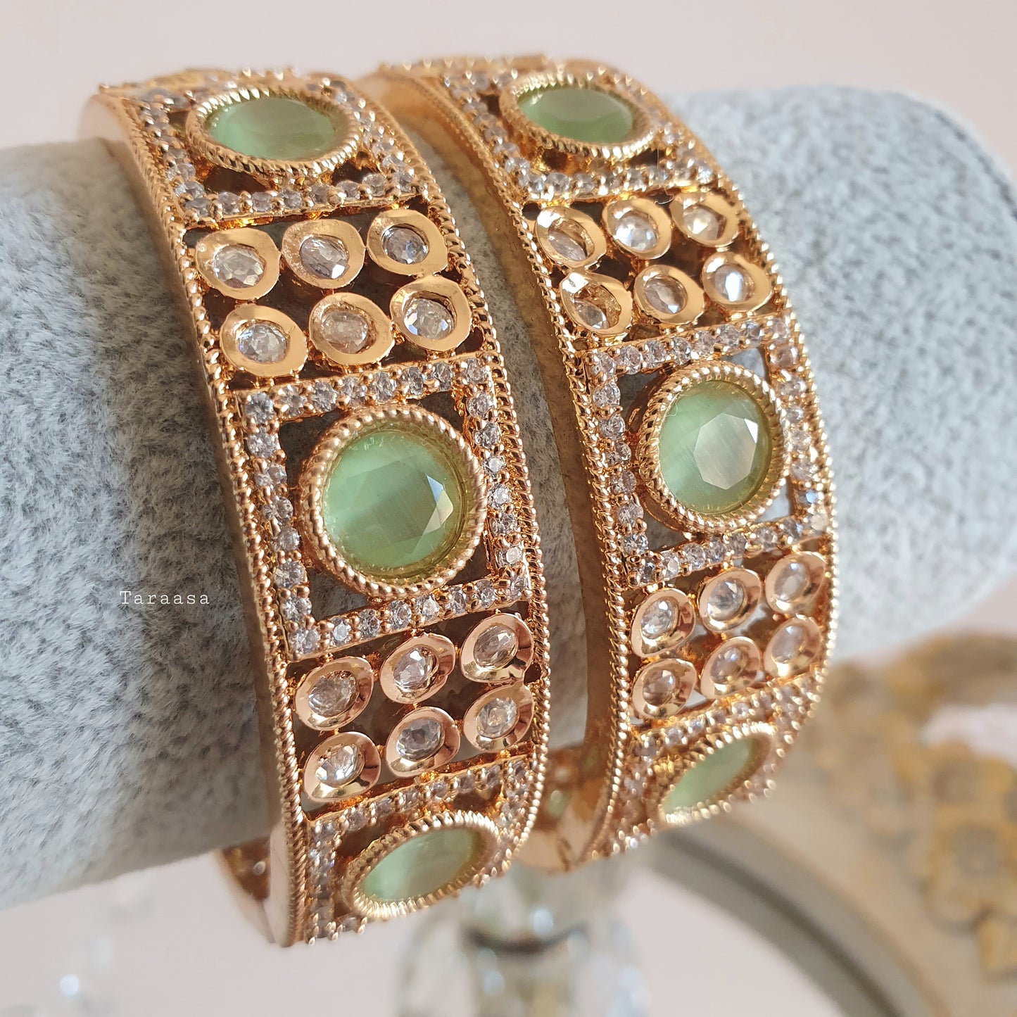 Gold & Pista Kundan Kangan