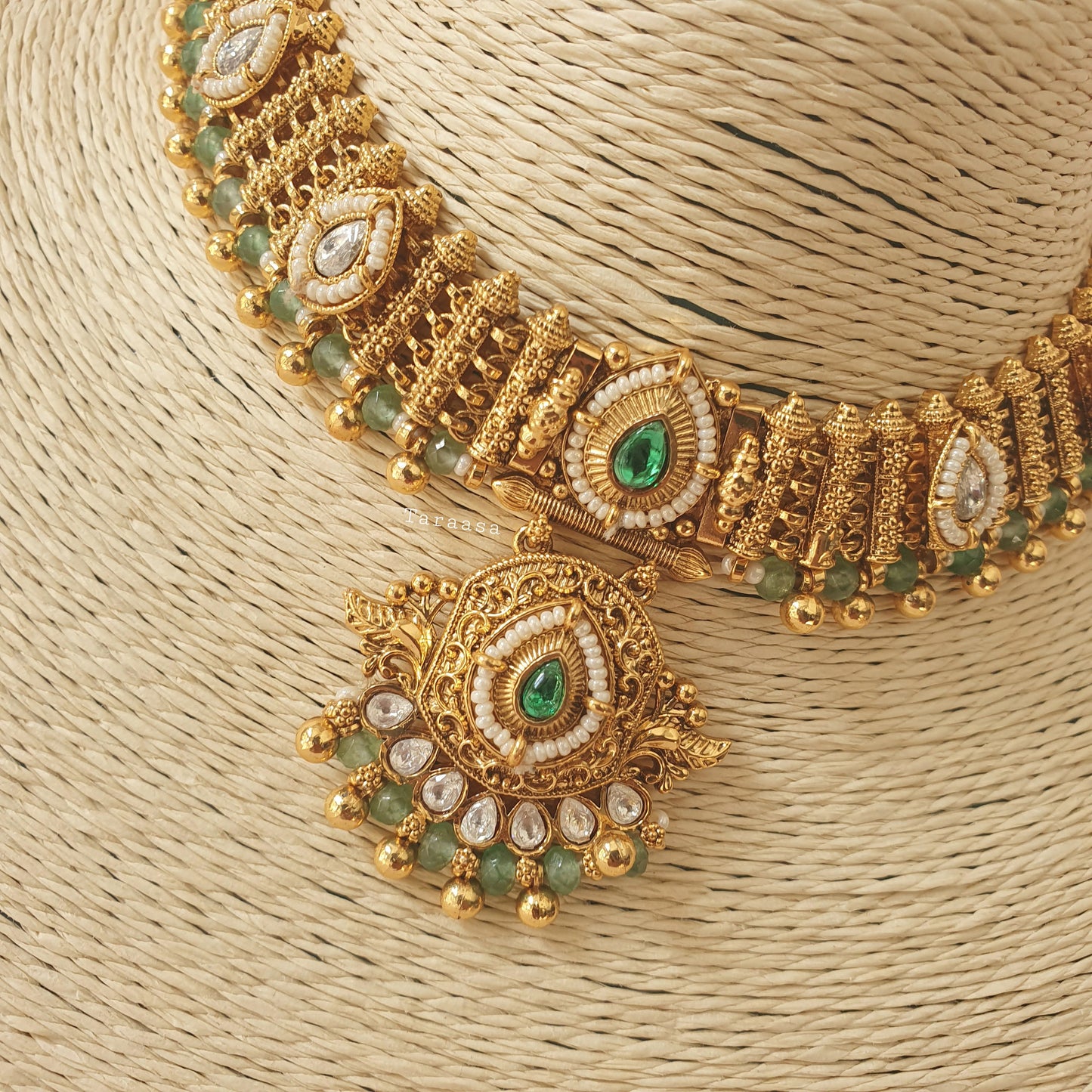 Heritage Green Choker Set