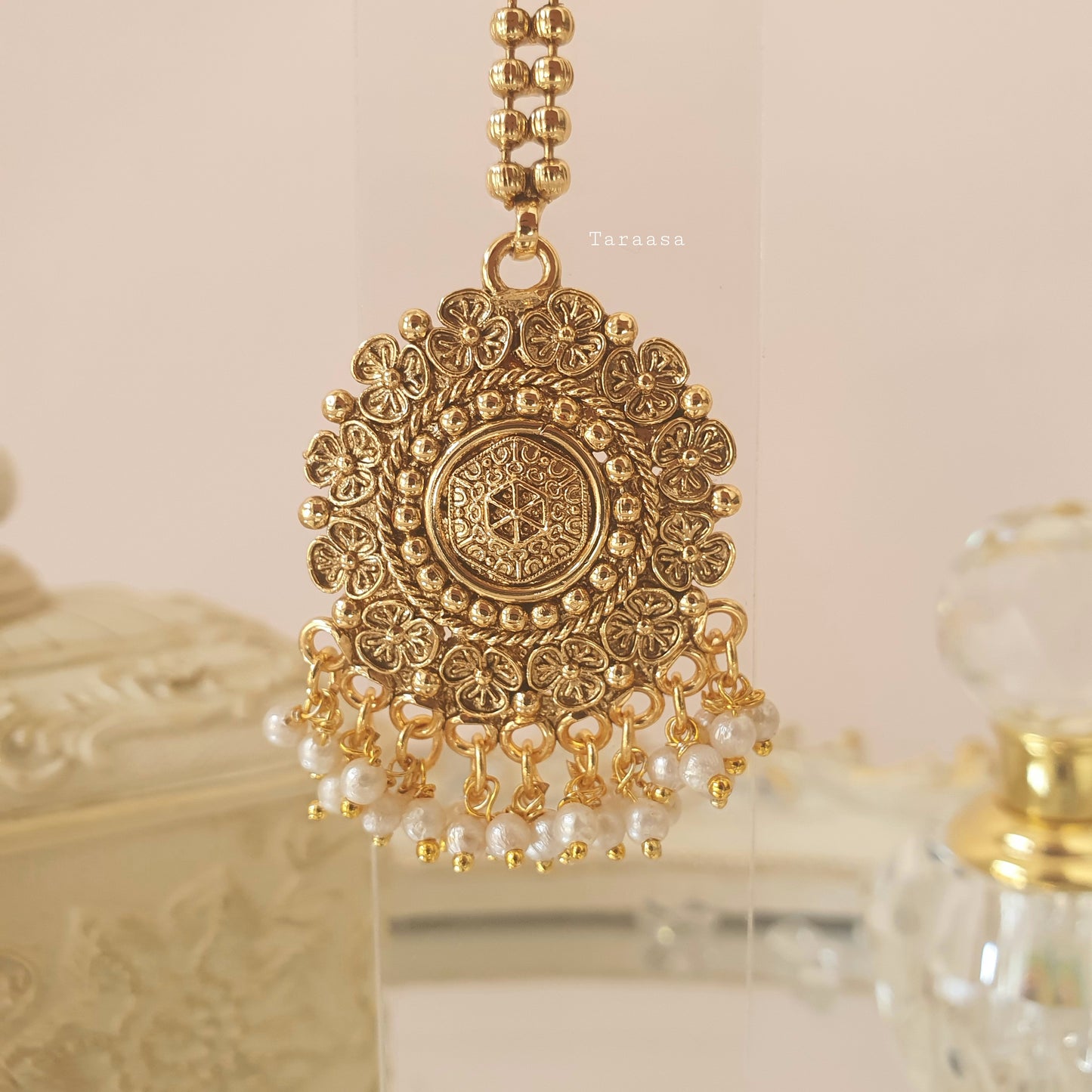 Gold Maang Tikka Set