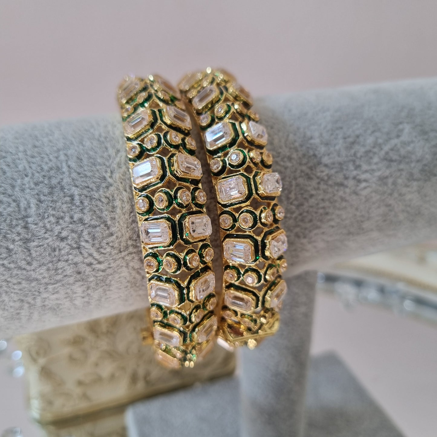 Emerald Cut Kundan Kangan