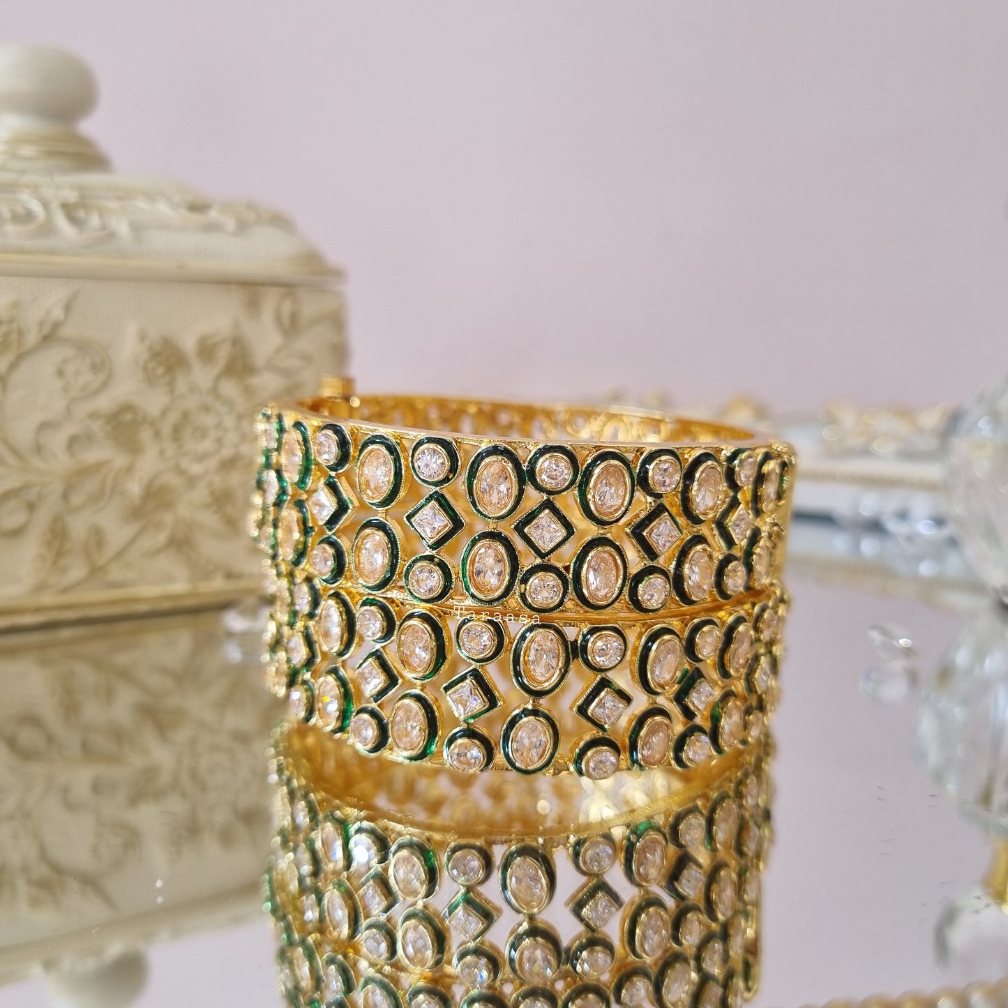Oval Cut Kundan Kangan
