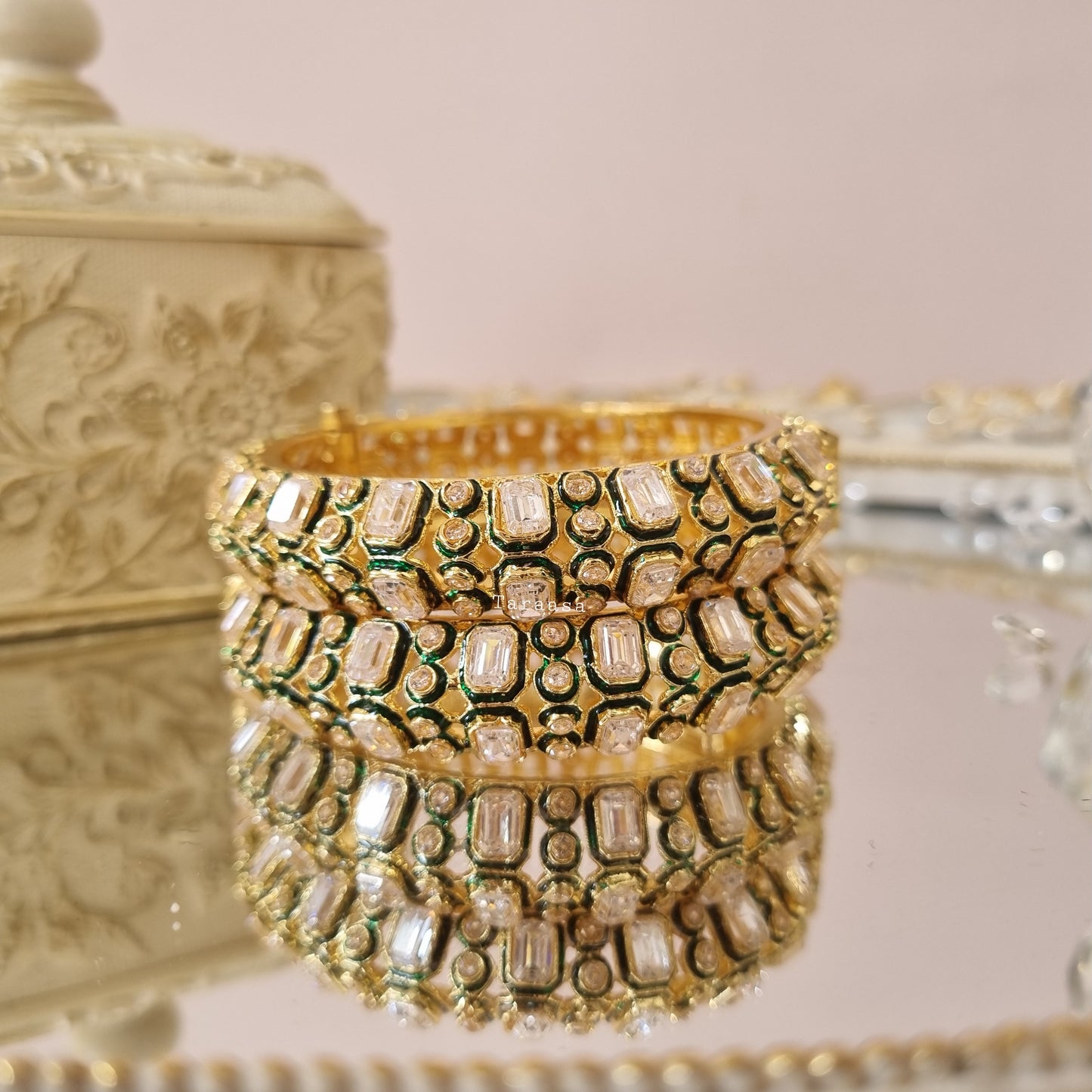 Emerald Cut Kundan Kangan