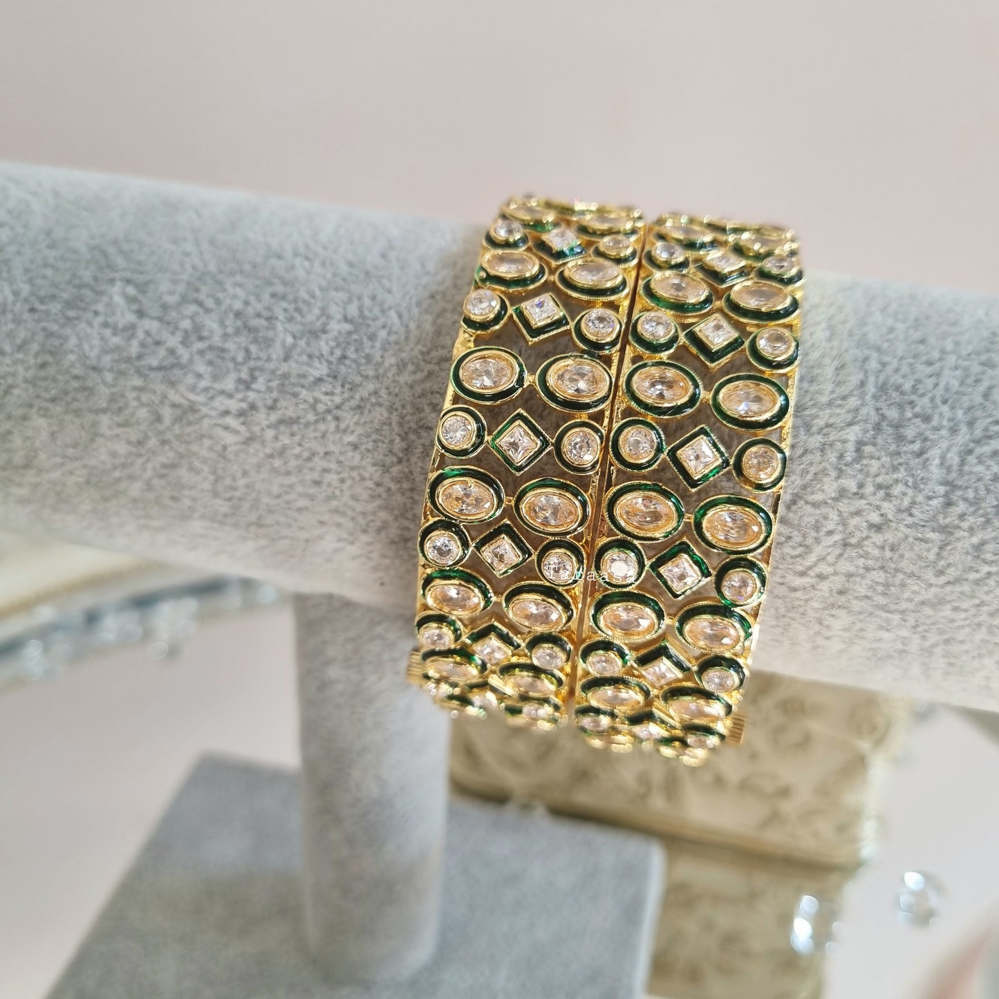 Oval Cut Kundan Kangan