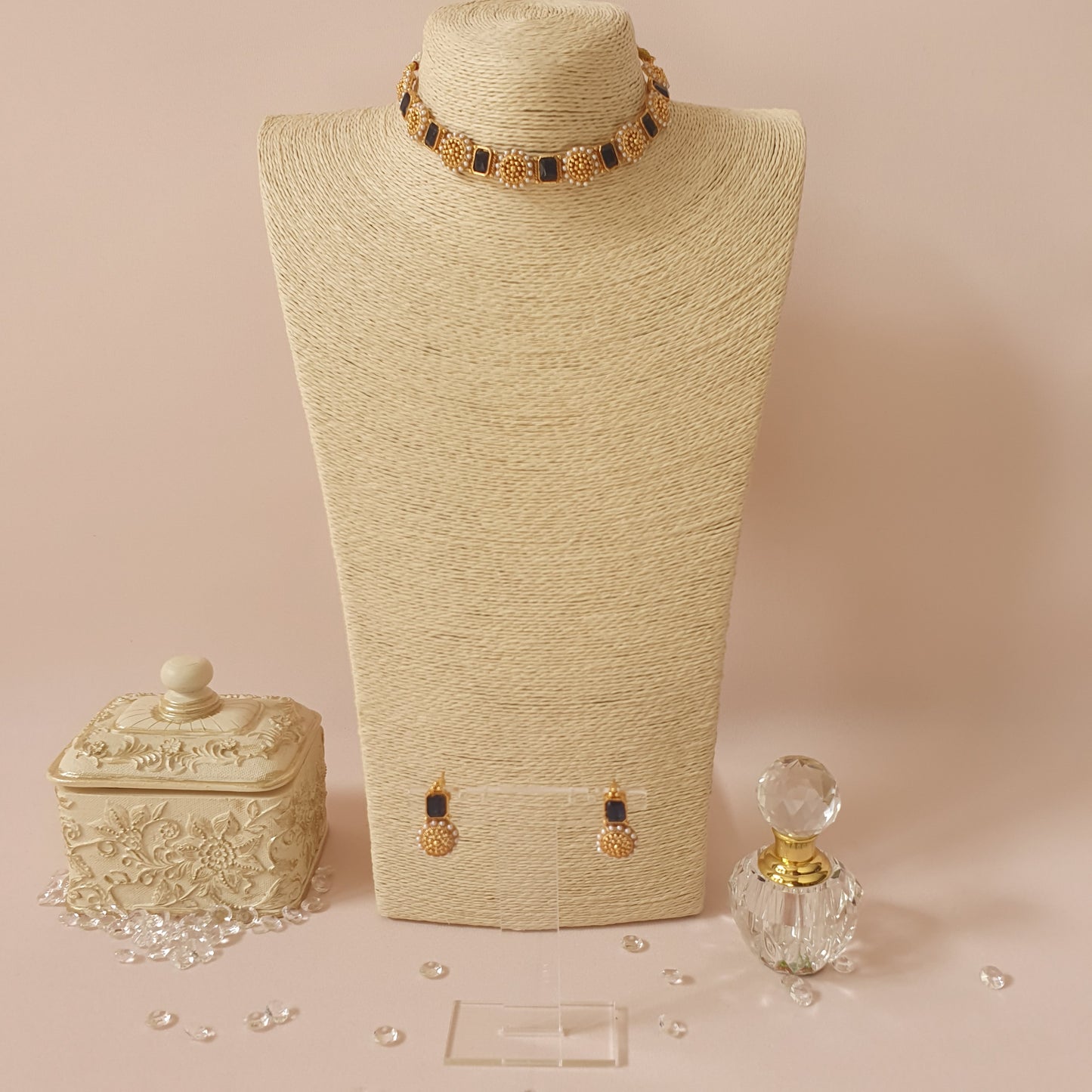 Traditional Choker Set Navy