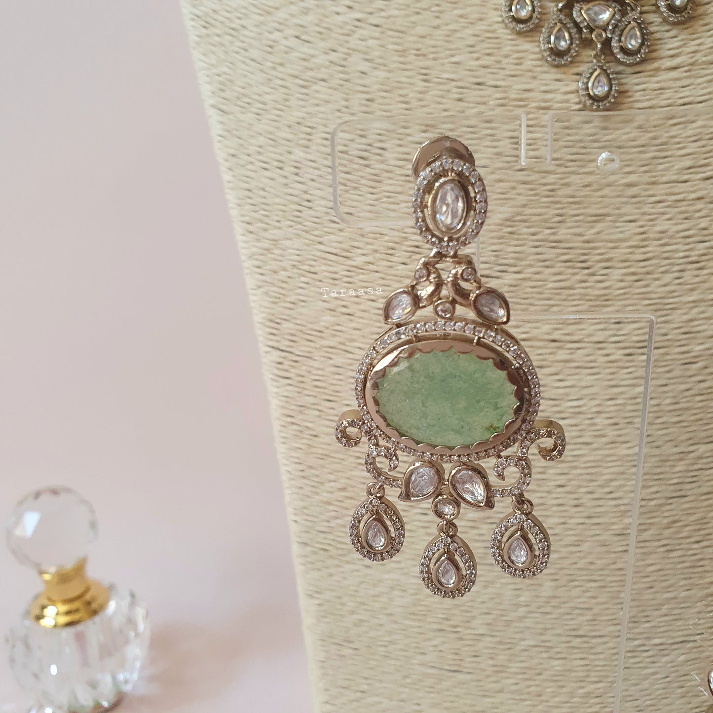 Pista Silver Kundan Set