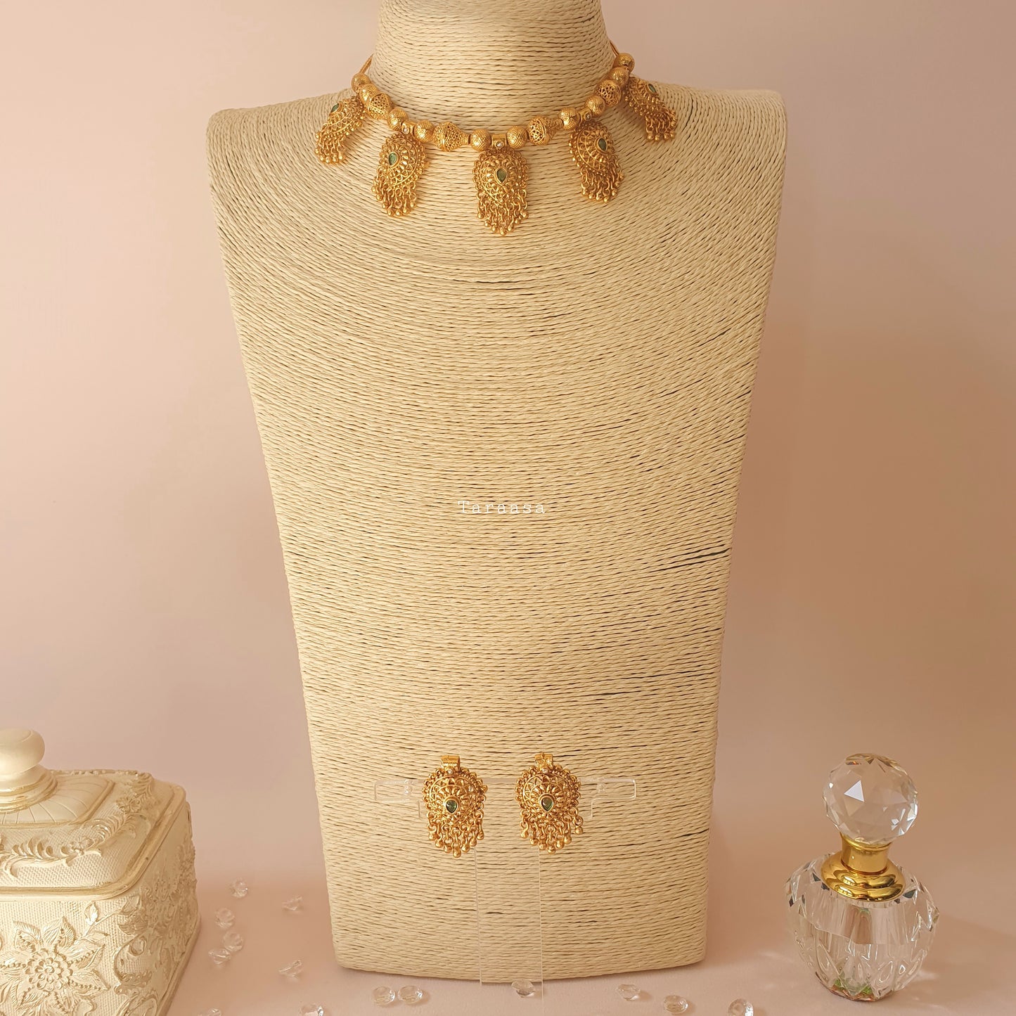 Traditional Emerald Nakshi Choker