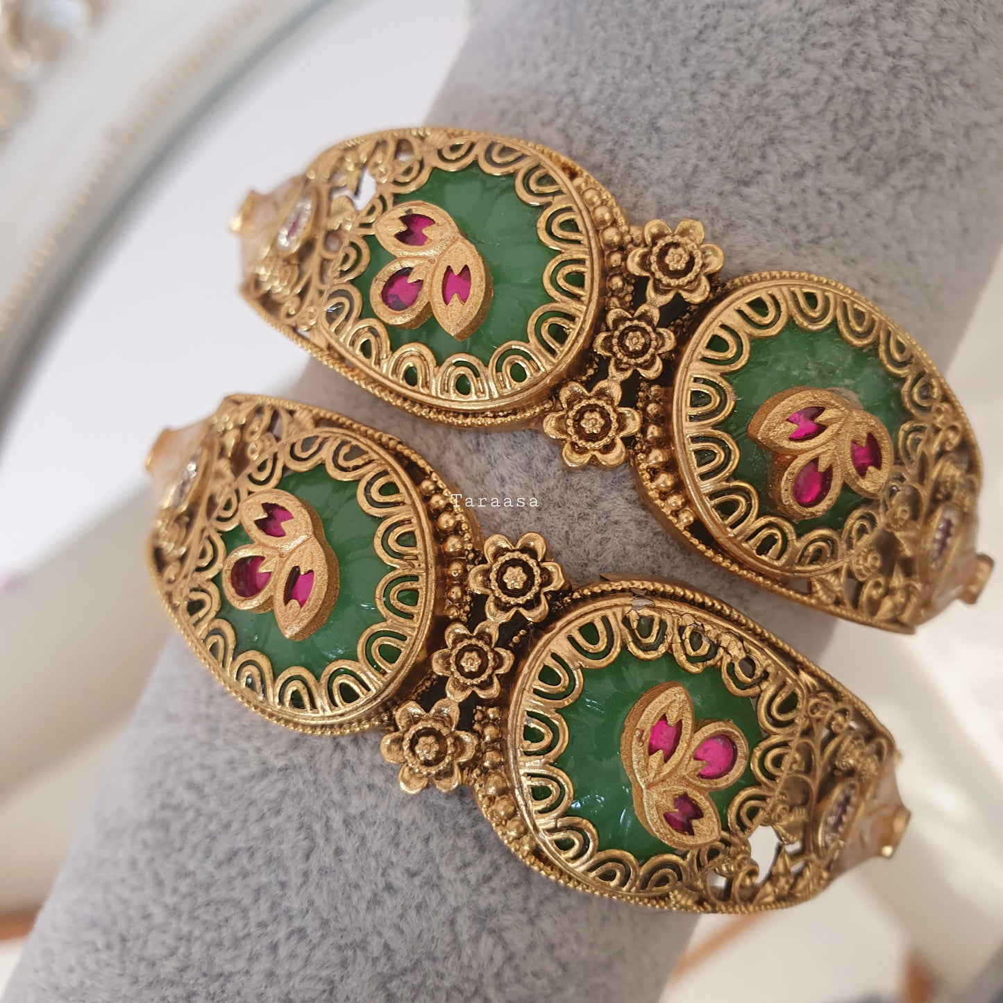Green Heritage Kangans
