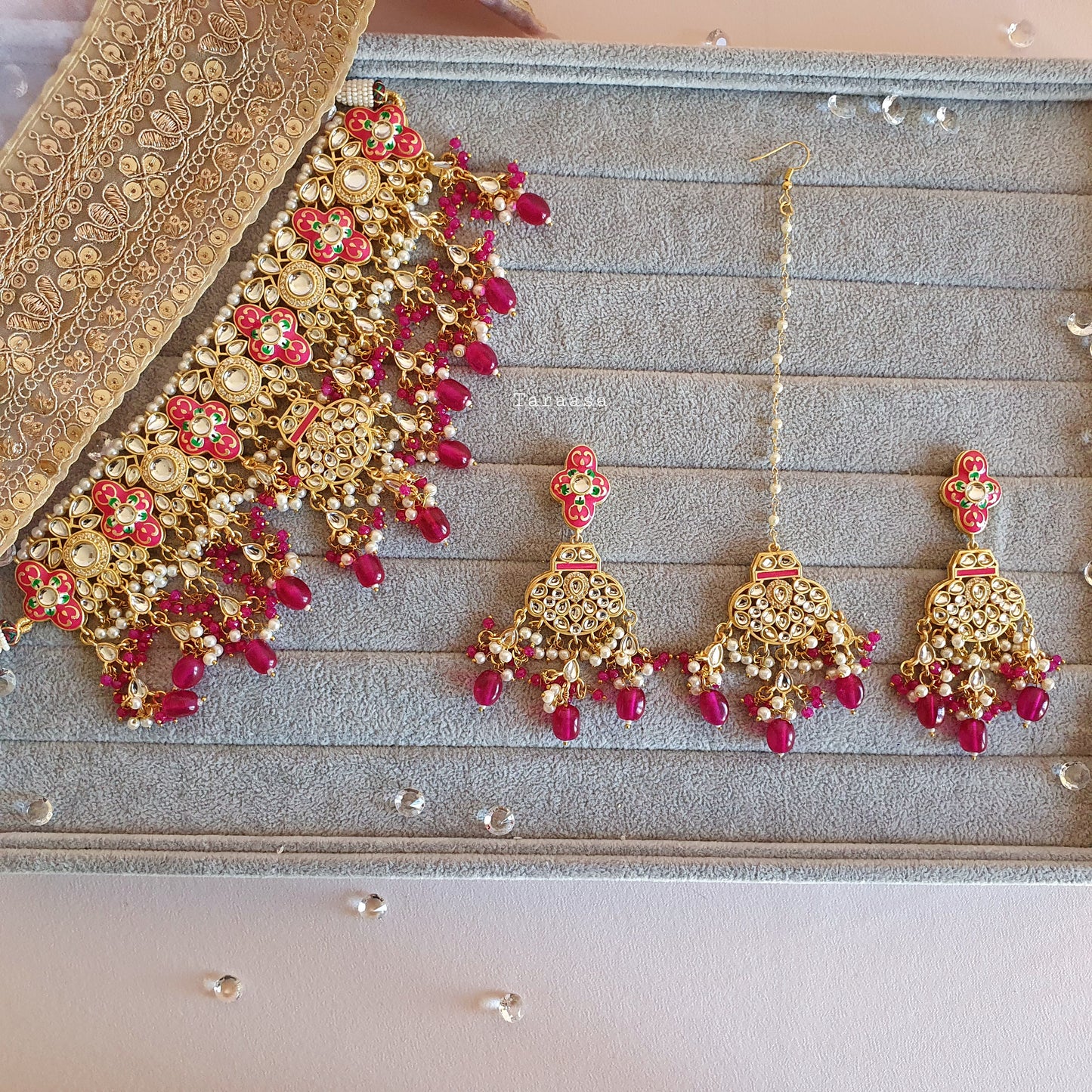 Cerise Meenakari and Kundan Choker