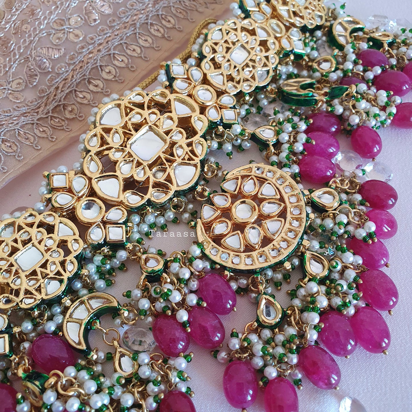 Booysenberry Pachi Kundan Choker